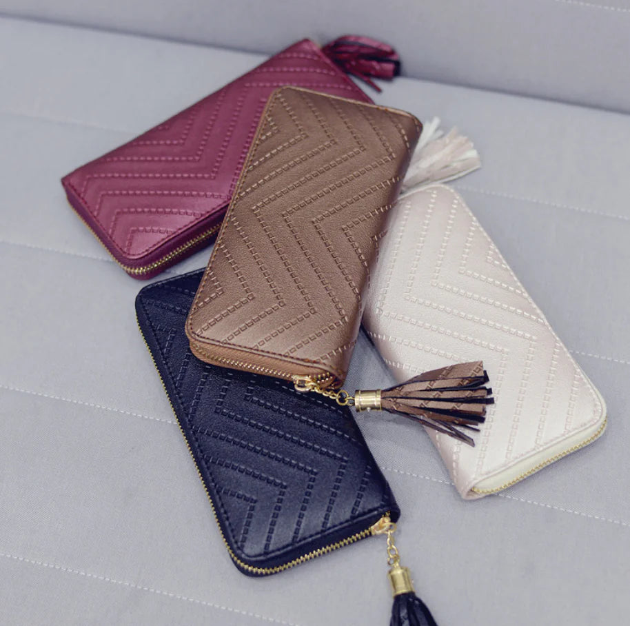 Stylish Long Women's Wallet with Zipper and Phone Pouch