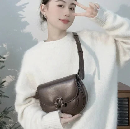 Fashionable Women's Saddle Bag - Shoulder Crossbody Bag